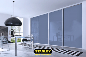 Beépített szekrény színes üveges tolóajtóval - Stanley 12